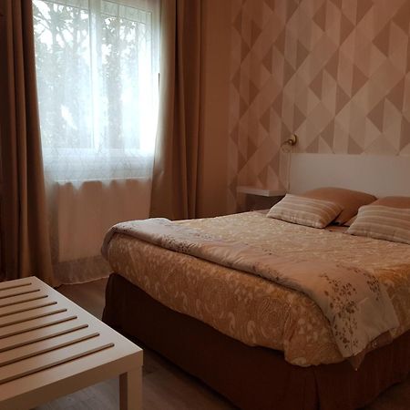 Bed and Breakfast Chez Zabou Amboise Exterior foto