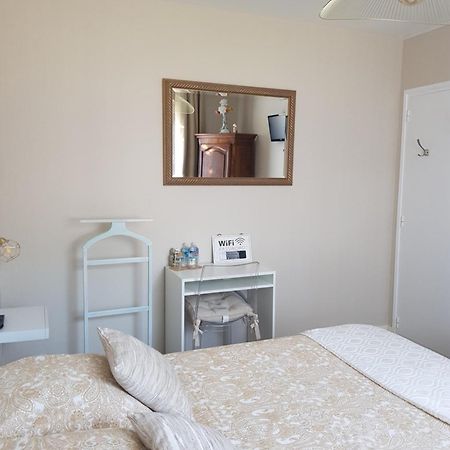 Bed and Breakfast Chez Zabou Amboise Exterior foto